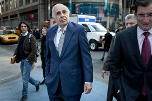 Ông trùm Icahn mua một tỷ USD cổ phiếu Apple